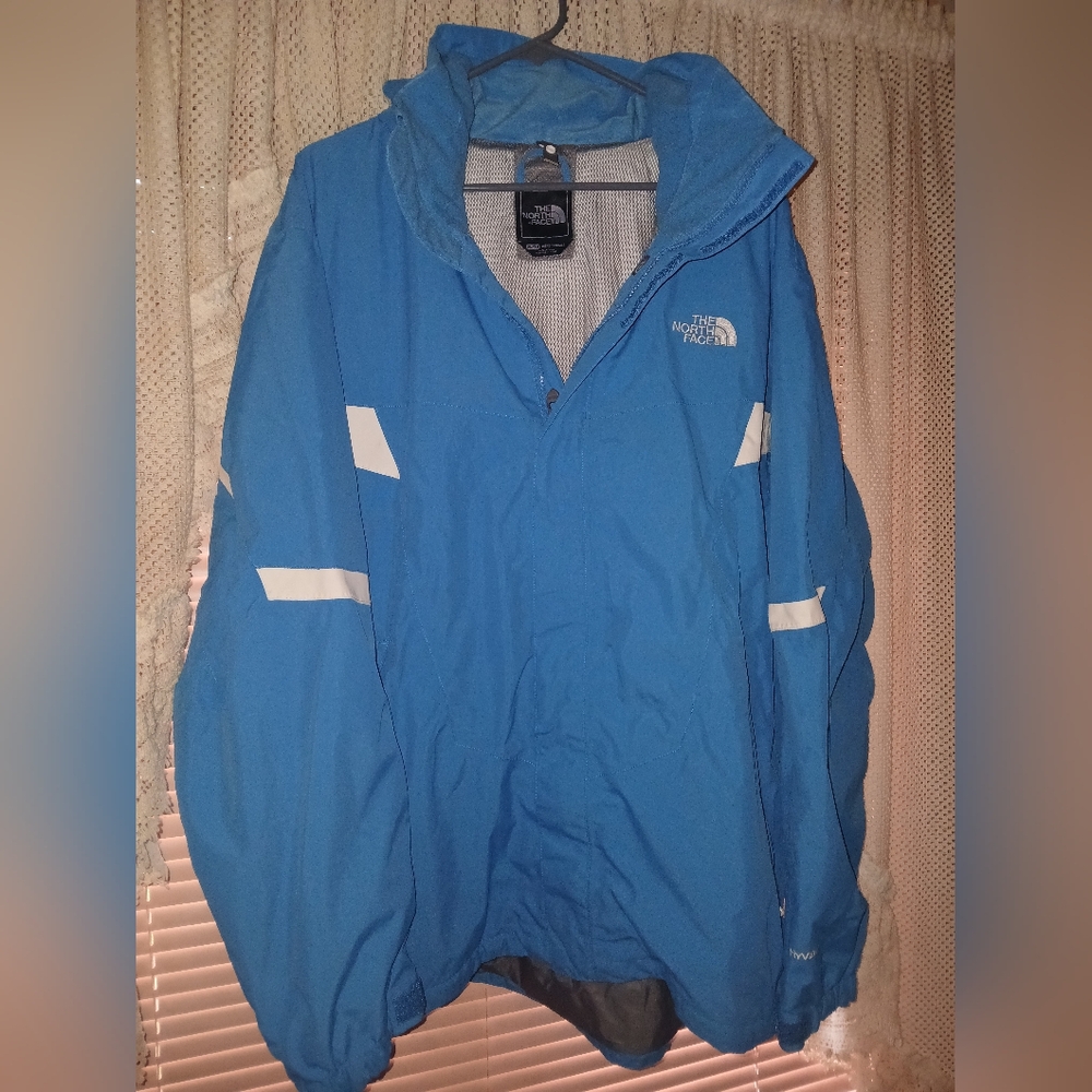 The North Face Men's HYVENT Blue All Weather Raincoat Winter Outer Shell XL